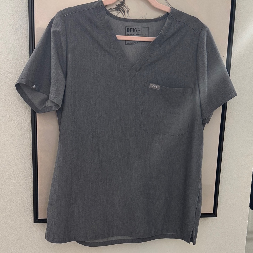 Figs Women's Gray 1 pocket scrub top